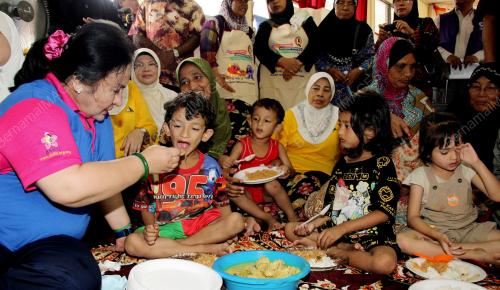 PK04_09112012_ROSMAH_BANJIR