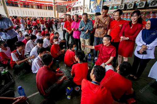 WONG KAH WOH