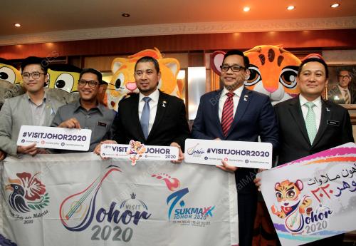 DATUK SERI AHMAD FAIZAL AZUMU