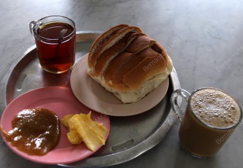 KEDAI KOPI DAN ROTI ANTIK DI KUALA KANGSAR