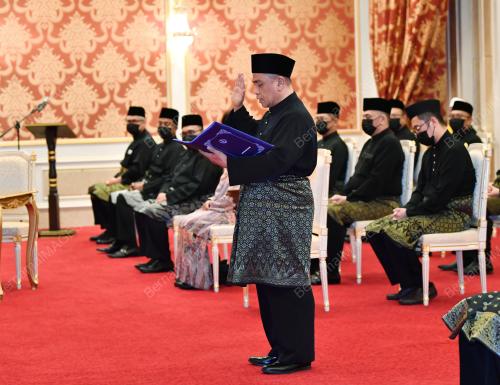 ISTIADAT MENGANGKAT SUMPAH SEBAGAI MENTERI BESAR PERAK