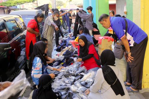 PASAR KARAT LOKEN