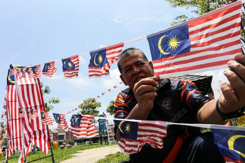 PENDUDUK TAMAN KLEBANG PUTRA 1