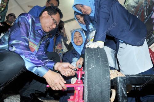 DR MOHD PUAD ZARKASHI