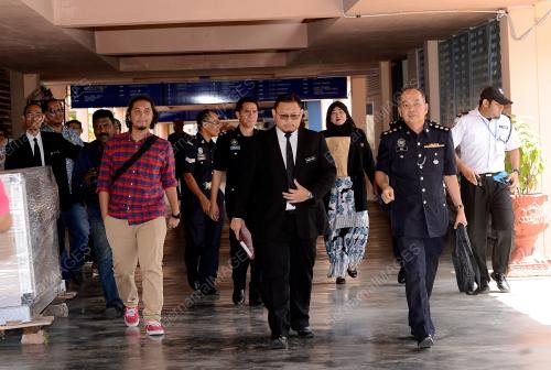 PK04_11102016_MAHKAMAH