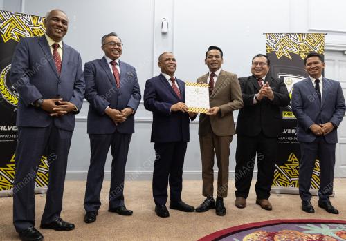 DATUK SERI SAARANI MOHAMAD