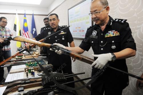 PK04_12082015_POLIS