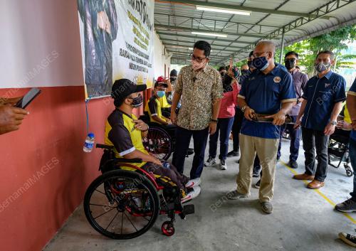 DATUK SERI AHMAD FAIZAL AZUMU