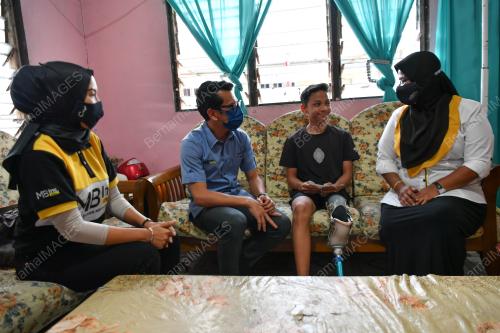 SUMBANG CEK KEPADA ATLET KURANG UPAYA