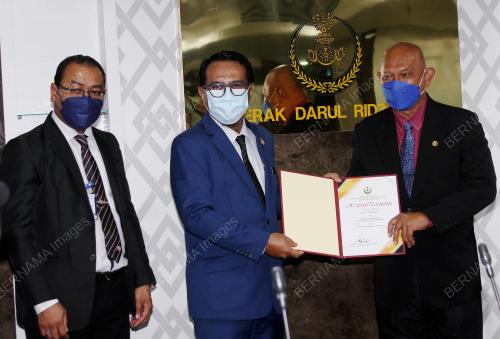 DATUK ZAINOL FADZI PAHARUDIN
