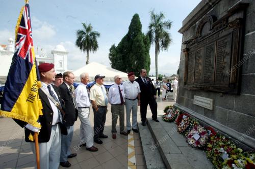 TUGU PERINGATAN PERANG