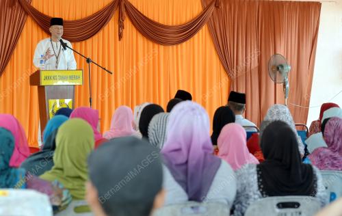 PK04_14012017_NAZRI