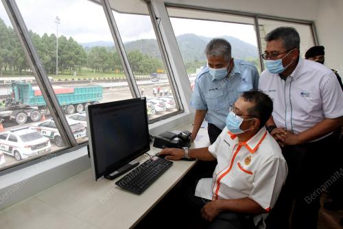 DATUK SERI SHAHARUDDIN KHALID