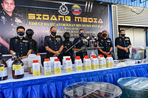 DATUK AYOB KHAN MYDIN PITCHAY