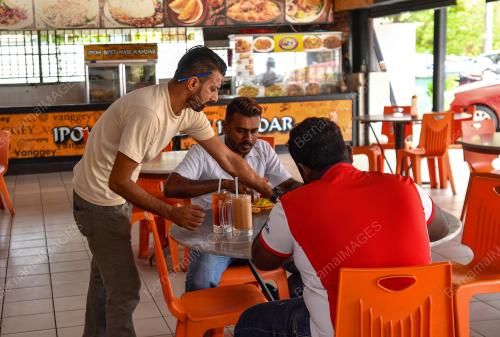 TINJAUAN PENGOPERASIAN KEDAI MAKAN 24 JAM