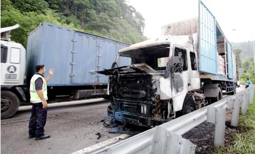 PK04_17012017_TERBAKAR