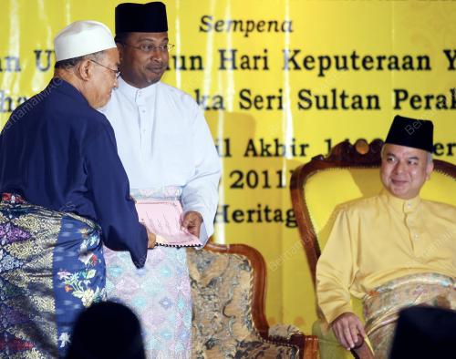 RAJA DR NAZRIN SHAH