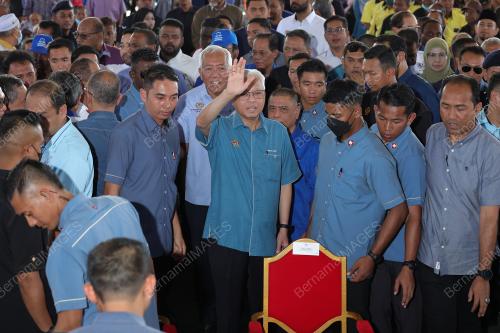 DATUK SERI ISMAIL SABRI YAAKOB