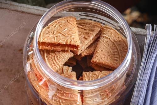 KUIH KAPIT