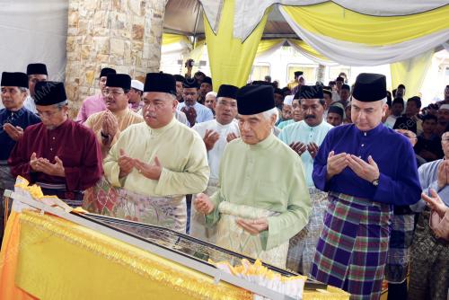 SULTAN AZLAN SHAH