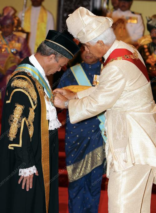 SULTAN AZLAN SHAH
