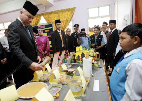 RAJA DR. NAZRIN SHAH