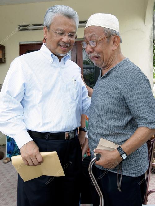 HUSNI HANADZLAH