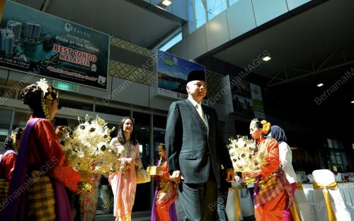 PK04_21052013_RAJA_NAZRIN