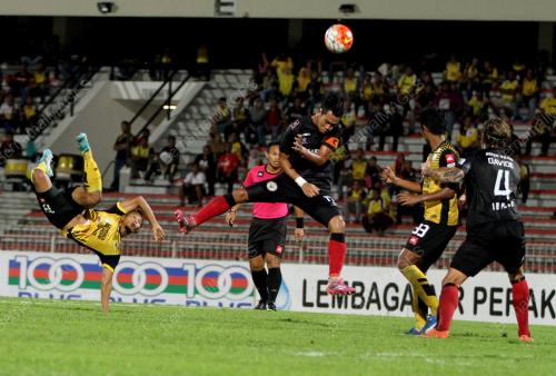 PK04_21052016_BOLA_PERAK