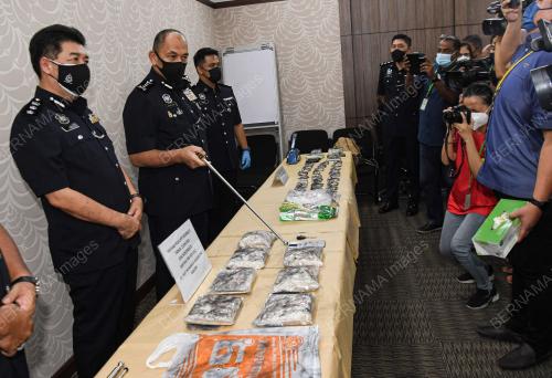 DATUK MIOR FARIDALATHRASH WAHID