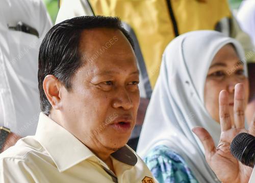 DATUK SERI AHMAD MASLAN