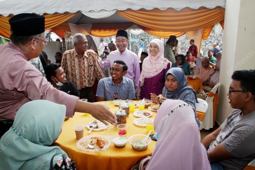 DATUK DR NOOR AZMI GHAZALI