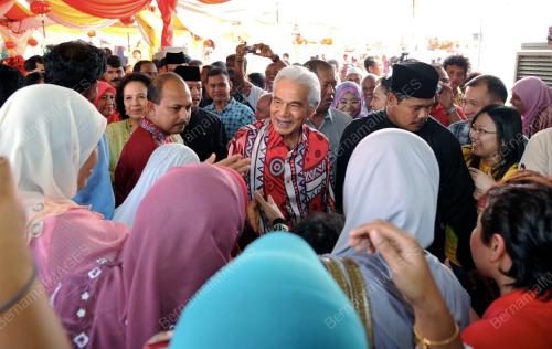 PK04_23012012_TAHUN_BARU_CINA