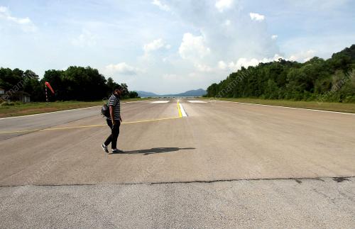 LAPANGAN TERBANG PANGKOR