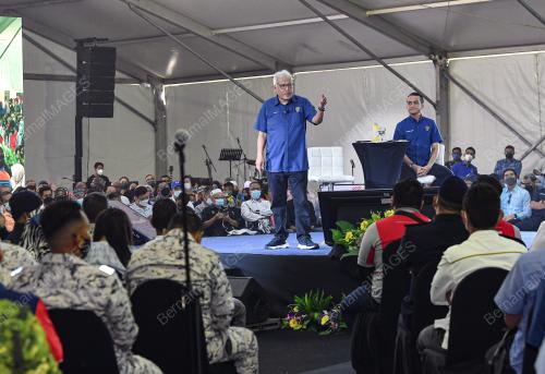 DATUK SERI HAMZAH ZAINUDIN