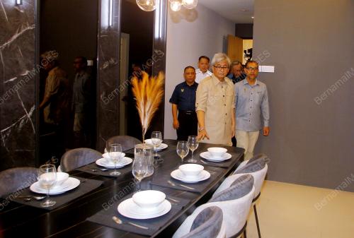 RAJA ISKANDAR DZURKARNAIN SULTAN IDRIS SHAH