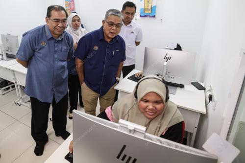 DATUK AARON AGO DAGANG
