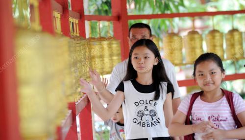 PK04_24052013_WESAK