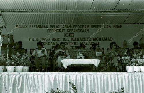 PK04_240690_LAWATAN