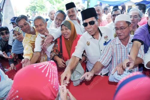 DATUK SERI HUSNI HANADZLAH