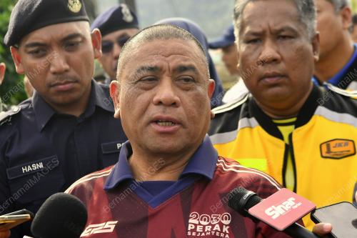 DATUK SERI SAARANI MOHAMAD