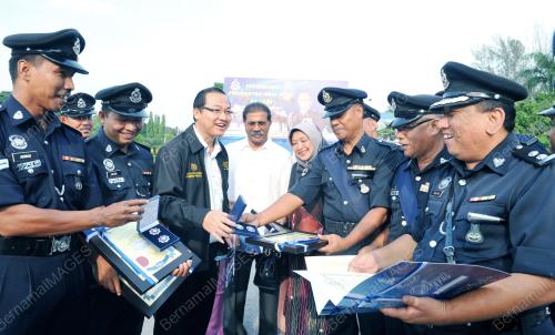 PK04_25032013_HARI_POLIS
