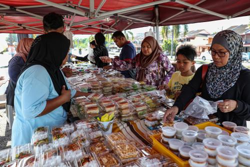 PAKET KUIH MUIH, JUADAH RM1 LICIN DIJUAL