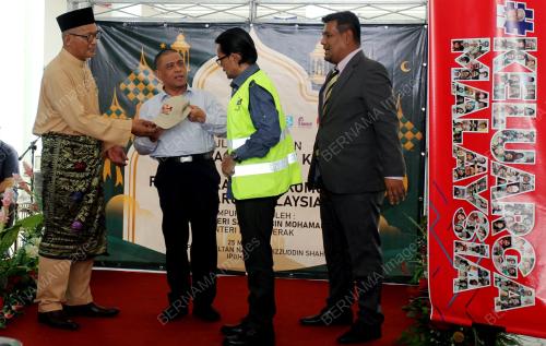 DATUK SERI SAARANI MOHAMAD