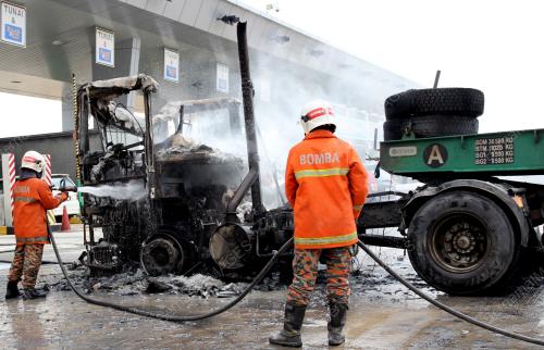 PK04_26022014_TERBAKAR