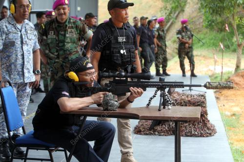 DATUK SERI HISHAMMUDDIN TUN HUSSEIN