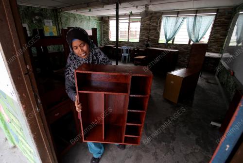 TUKANG KAYU WANITA MUSUKUBI SHAMSUDDIN