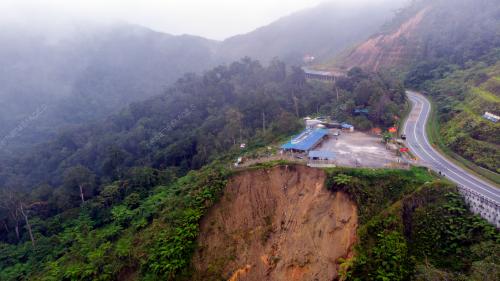 TINJAUAN KEADAAN TANAH RUNTUH