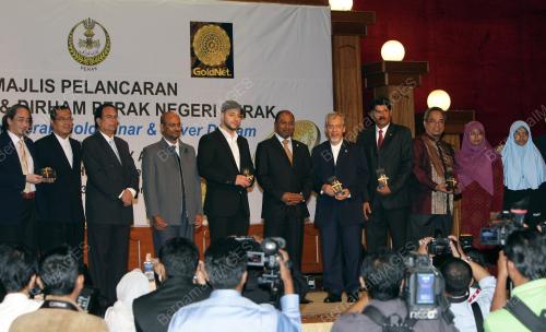 PK04_28022011_DINAR_EMAS
