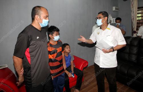 DATUK SERI AHMAD FAIZAL AZUMU